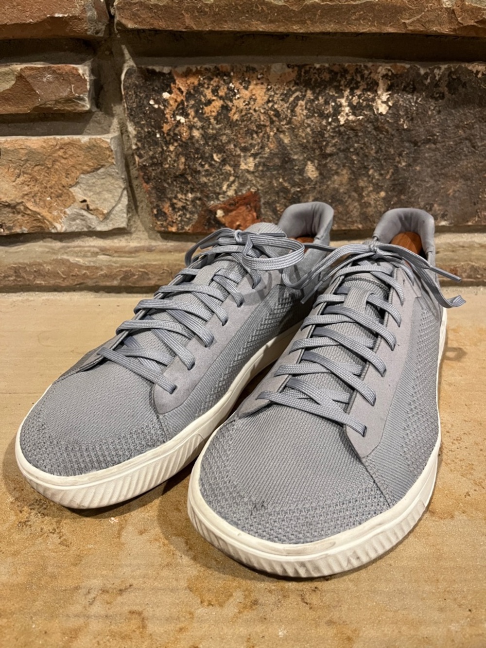 Flux Adapt Knit Trainer Casual Barefoot Sneakers - Gray and White